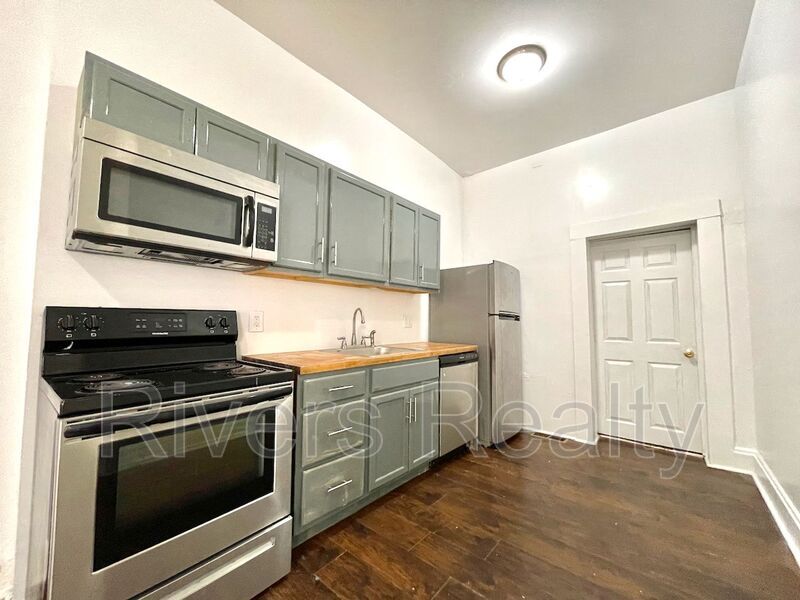 Foto principal - 3634 Iowa Ave