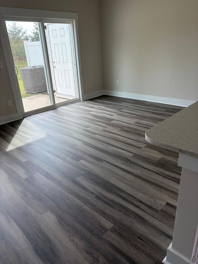 Building Photo - 961 Yarn Wy