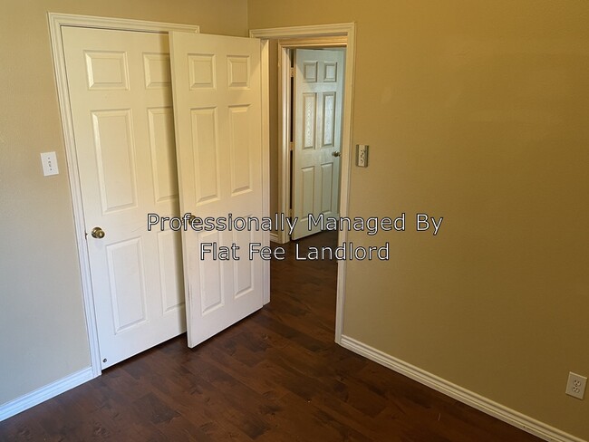 Building Photo - 15809 Ducote Dr