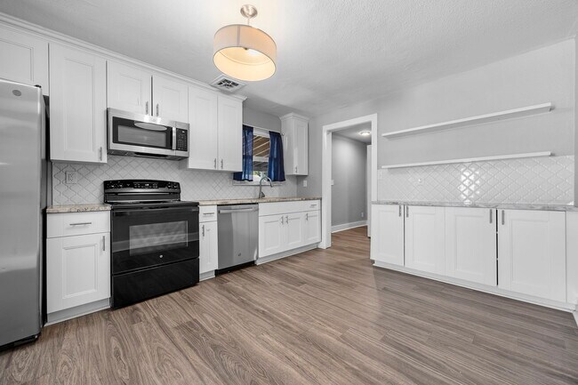 Foto del edificio - 4212 Bart St