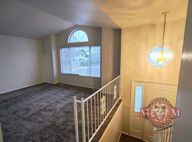 Foto del edificio - Beautiful Remodeled 4 Bd 2 Bath Home