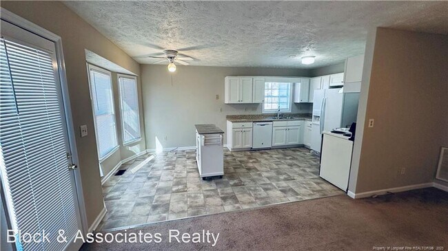 Foto del edificio - 3 br, 2 bath House - 5368 Marvin Drive