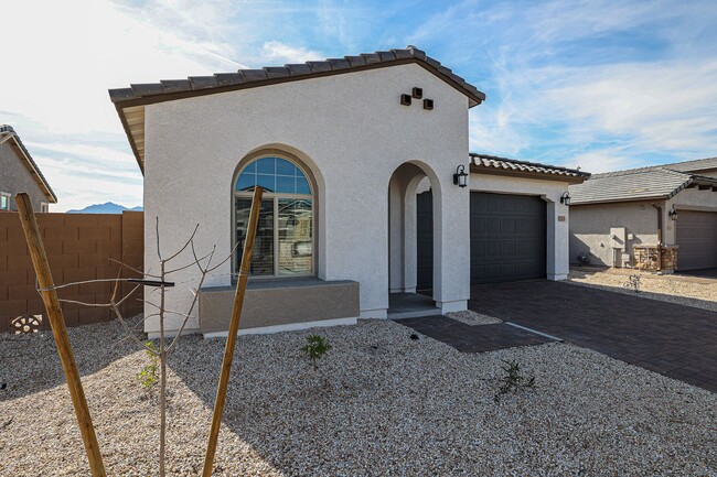 Foto del edificio - NEW HOME IN TOLLESON! 4 BEDROOM 3 BATHROOMS!