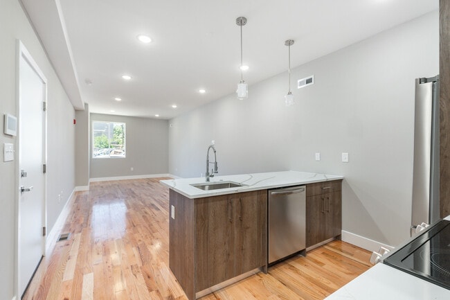kitchen/dining/living area - 1331 N 17th St