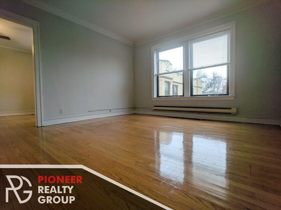 1129 W Oakdale Ave Unit 11213B, Chicago, IL 60657 Apartments in