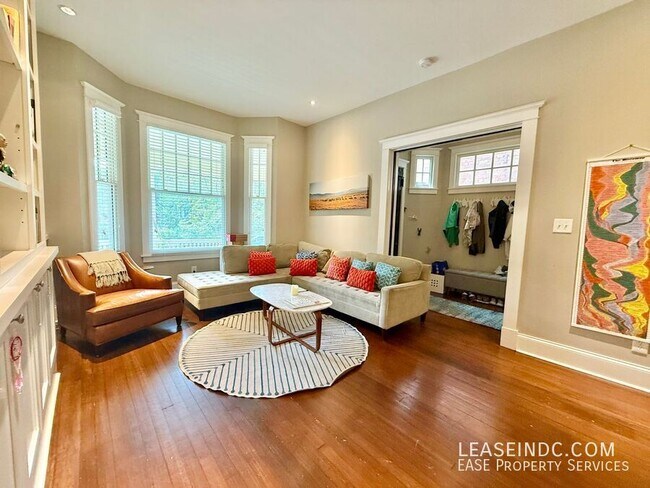 Foto del edificio - 3307 18th St NW