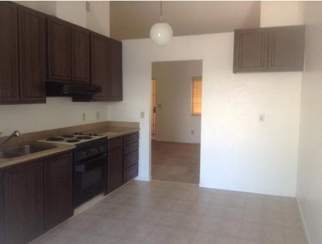 Building Photo - 9435 Maria Way