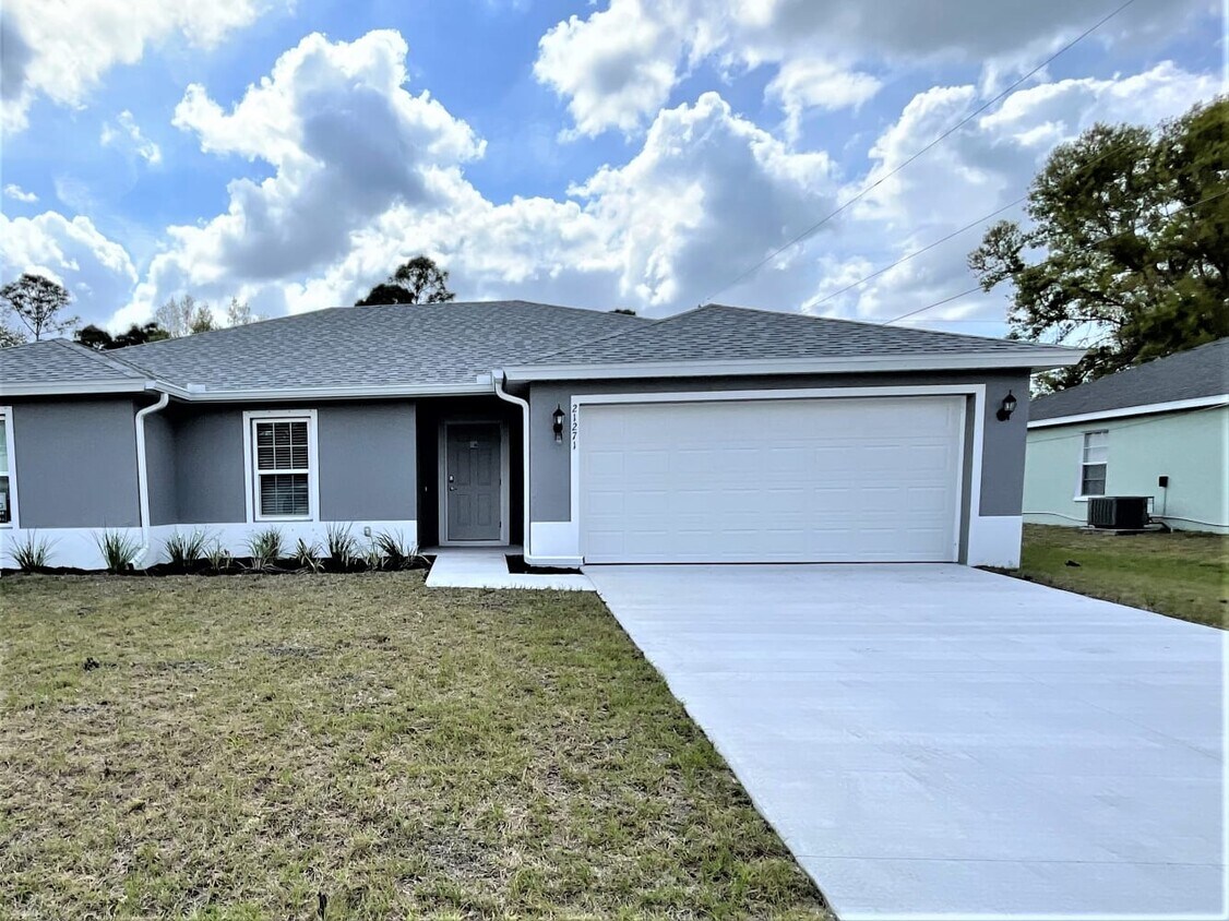 Foto principal - 21271 Gaylord Ave