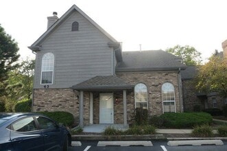 Building Photo - 43 Foxcroft Rd