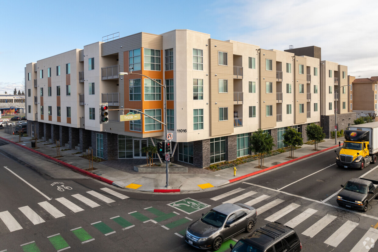 Primary Photo - Ramona Metro Point