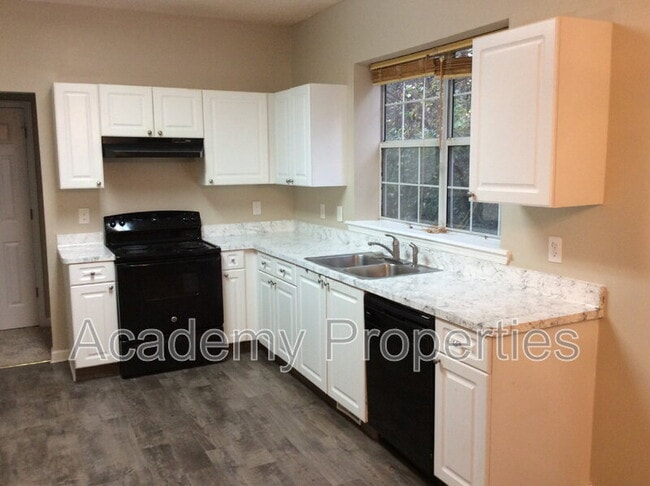 Building Photo - 1087 Glen Chase Dr