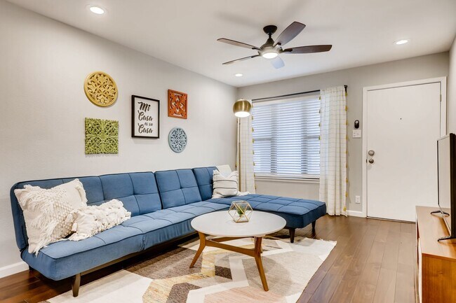 Photo - RECENTLY REMODELED 3 BR / 2 BATH COTTAGE L... House