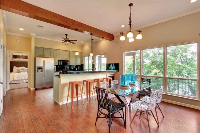 Foto del edificio - 2208 Trailside Dr