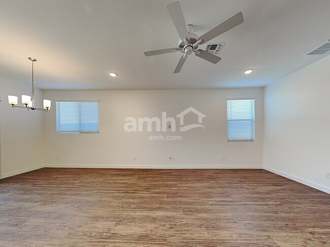 Building Photo - 10517 W Trumbull Road