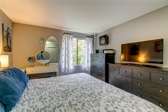 Foto del edificio - 7021 Sand Point Way NE