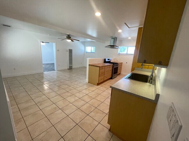 Building Photo - 3265 Somis Rd