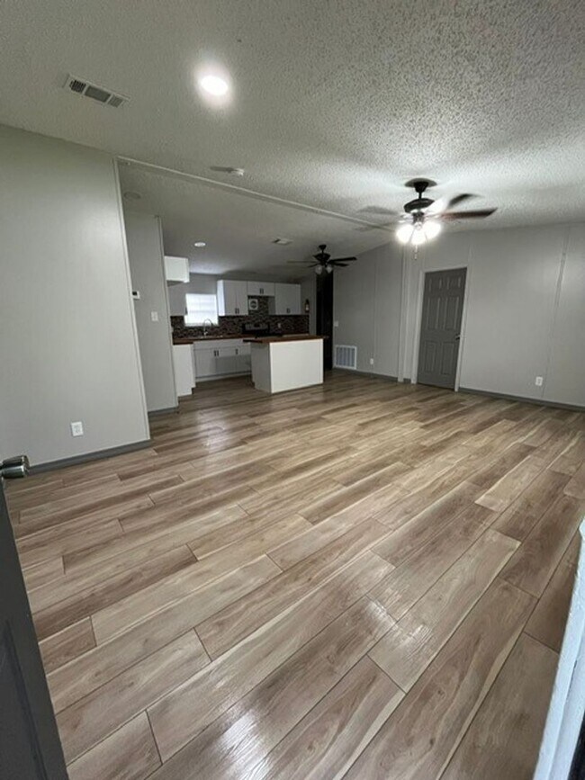 Foto del edificio - Newly renovated 3/2 Manufactured Home in O...