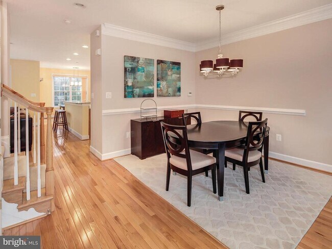 Foto del edificio - 2958 Thompson Park Ln