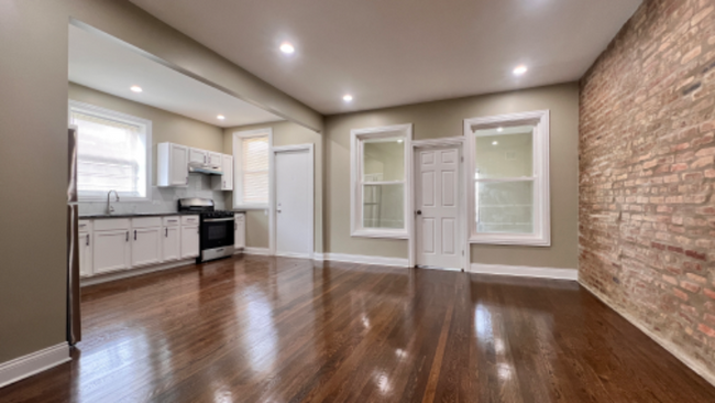 Foto del edificio - 6844 S Ridgeland Ave
