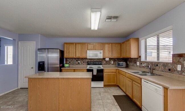 Building Photo - 16231 W Boca Raton Rd