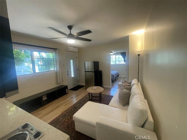 Foto del edificio - 23415 Vanowen St