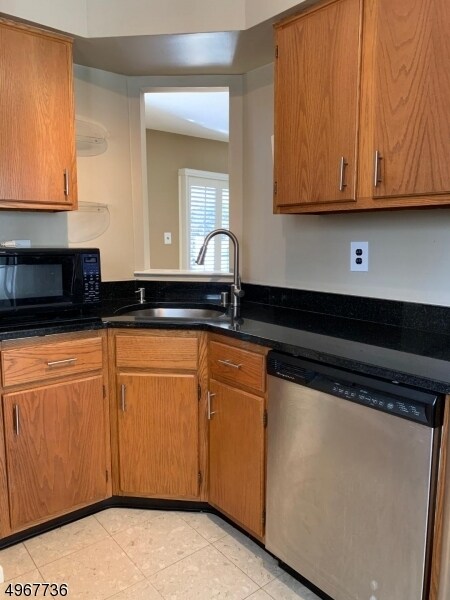 Foto del edificio - 1082 Schmidt Ln