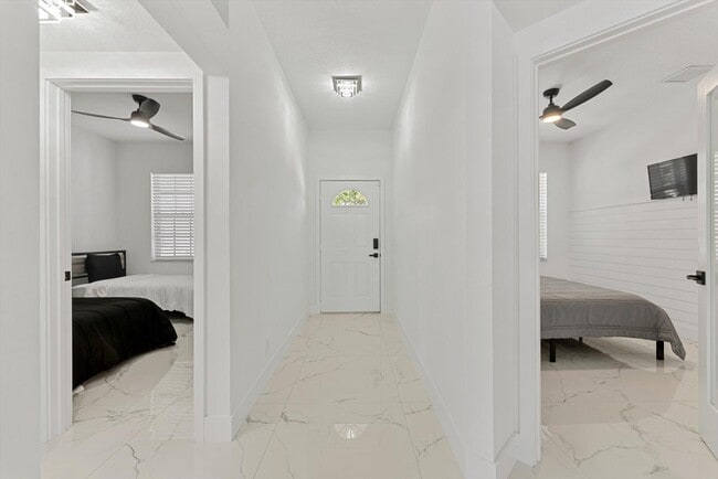 Building Photo - 1209 Olympic Cir