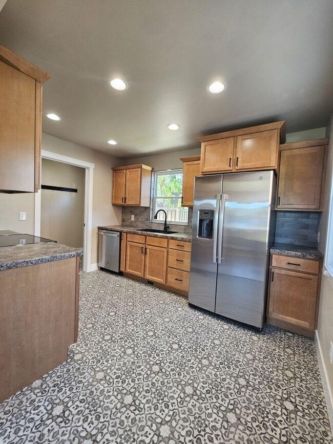 Building Photo - 2 bedroom in Billings MT 59102