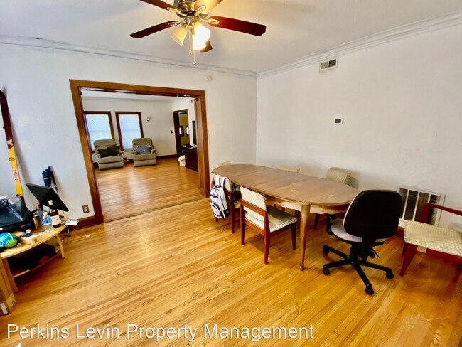 Foto del edificio - 4 br, 2 bath House - 2417 Fremont Ave. S
