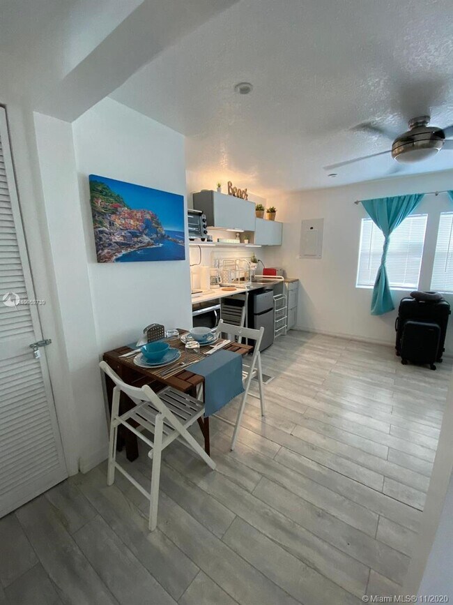 Foto del edificio - 1203 SW 128th Ave