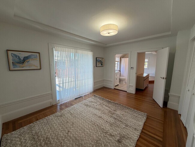 Foto del edificio - 879 E 28th St