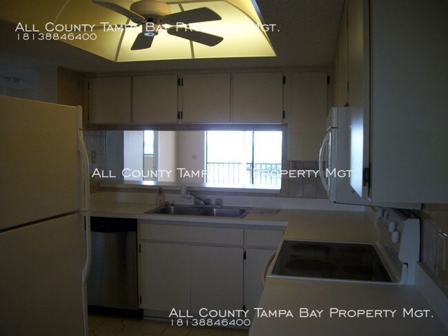 Foto del edificio - 8251 Brent St