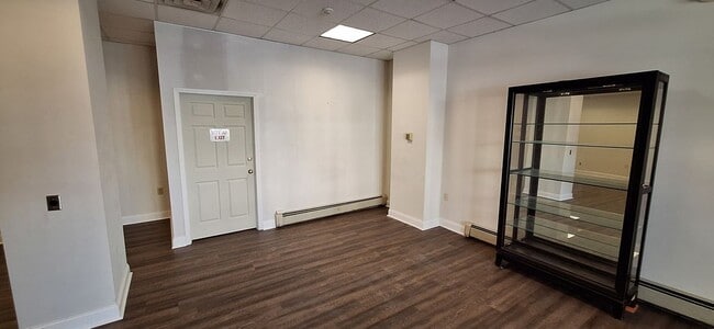 Building Photo - 2739 South Park Ave
