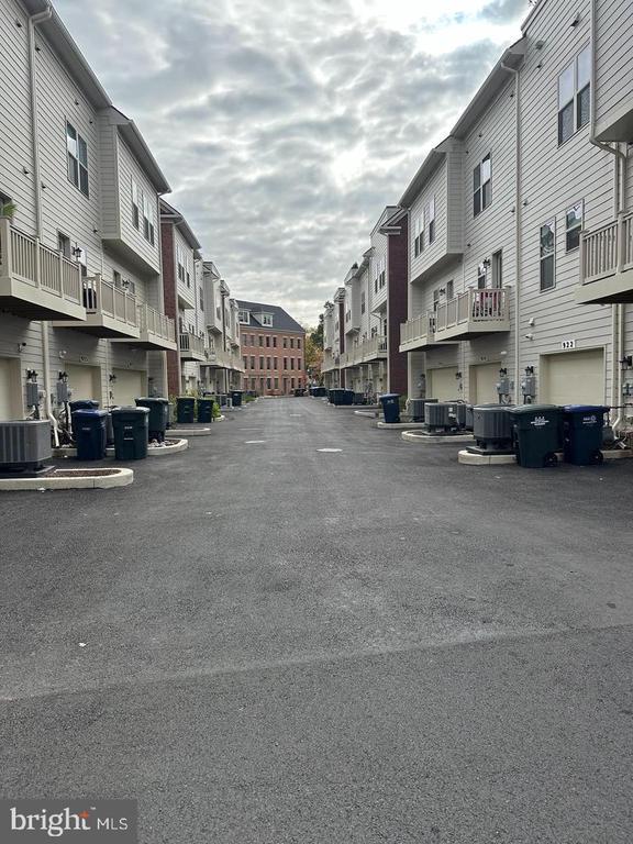 Foto del edificio - 946 Hts Aly SE