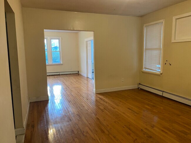 Foto del edificio - 307 Goldsmith Ave