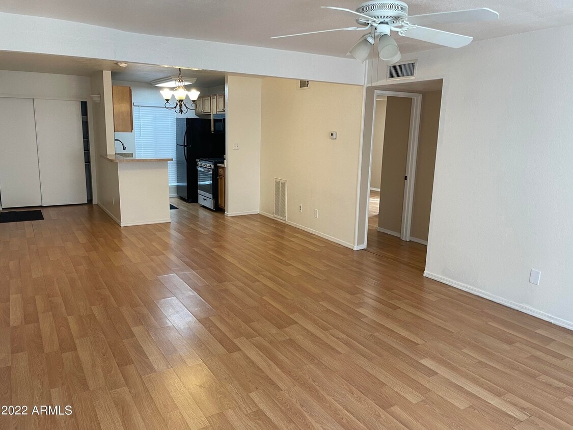 3828 N 32nd St Unit 123, Phoenix, AZ 85018 Room for Rent in Phoenix, AZ