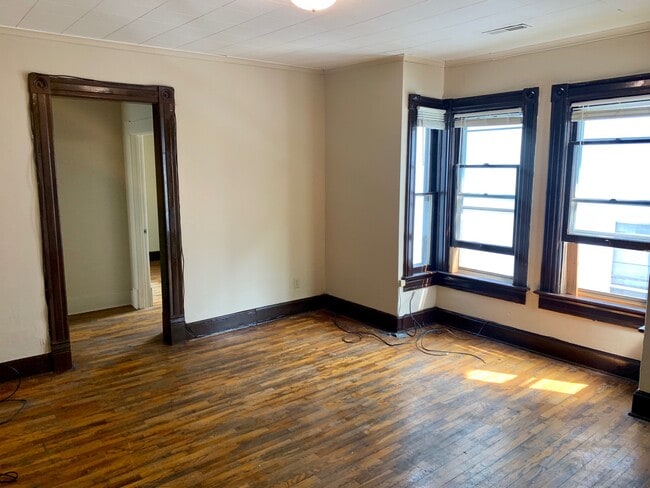 Building Photo - 132 10th St S