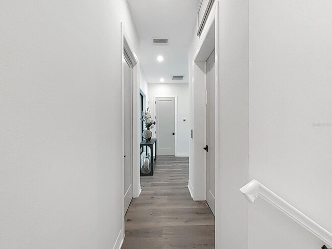 Building Photo - 882 Bay Point Dr