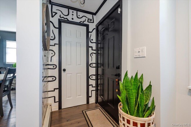 Building Photo - 614 Franklin Blvd