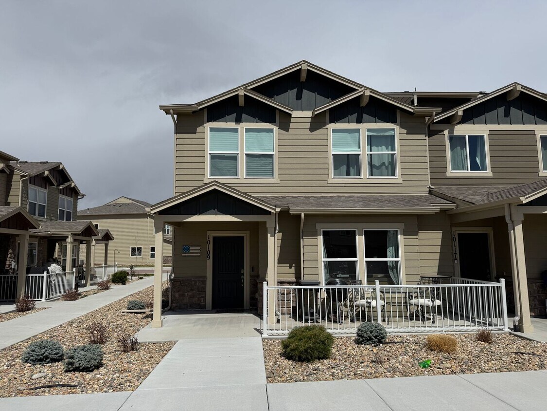 Primary Photo - Modern 3-Bed, 3-Bath Townhome with Loft an...