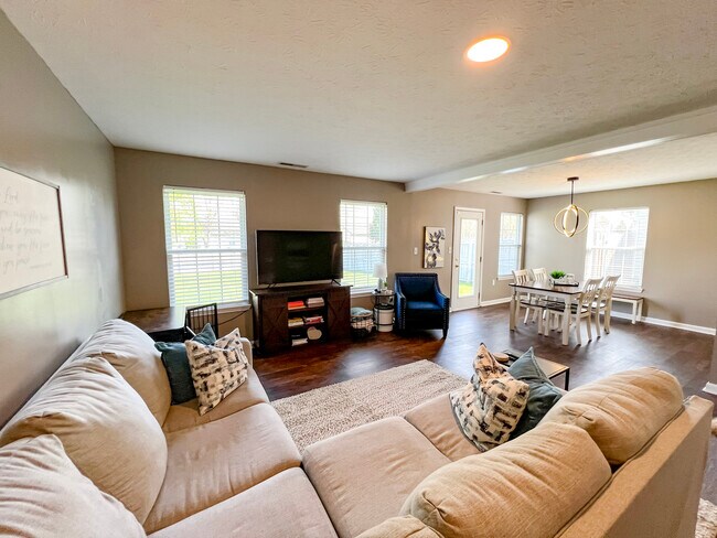 Foto del edificio - 13255 Summerwood Ln