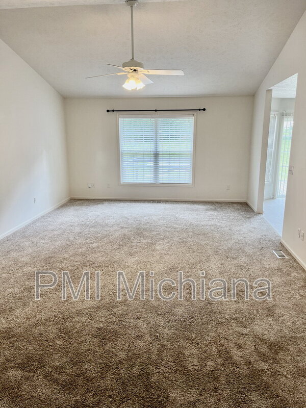 Foto del edificio - 51880 Courtland Dr