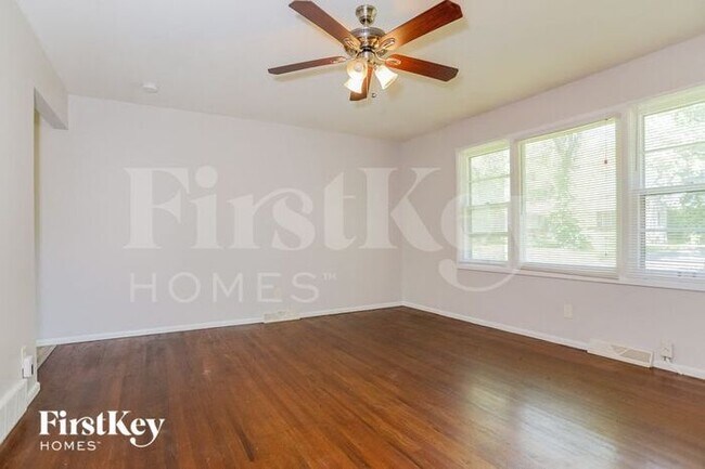 Foto del edificio - 8305 E 110th St