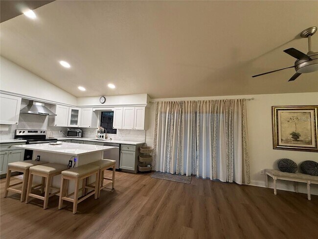 Foto del edificio - 1763 Lady Slipper Cir
