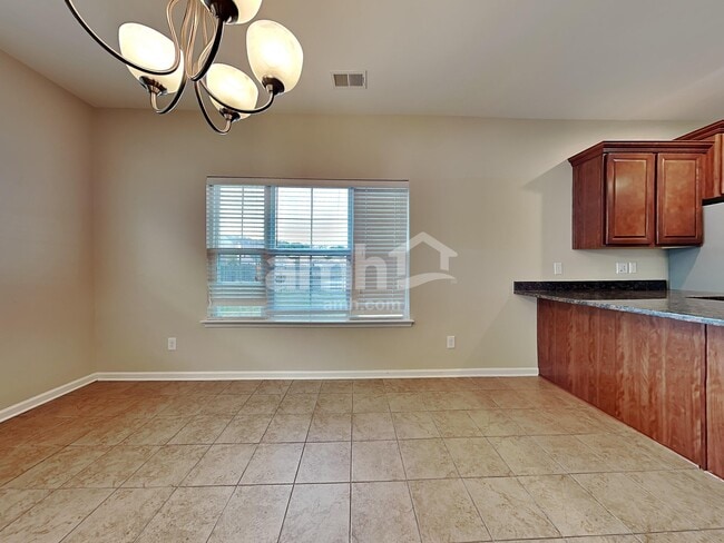 Building Photo - 183 Charlesfort Way