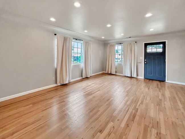Building Photo - SLOAN'S LAKE: 2-BEDROOM UNIT WITH HIGH-END FINISHES