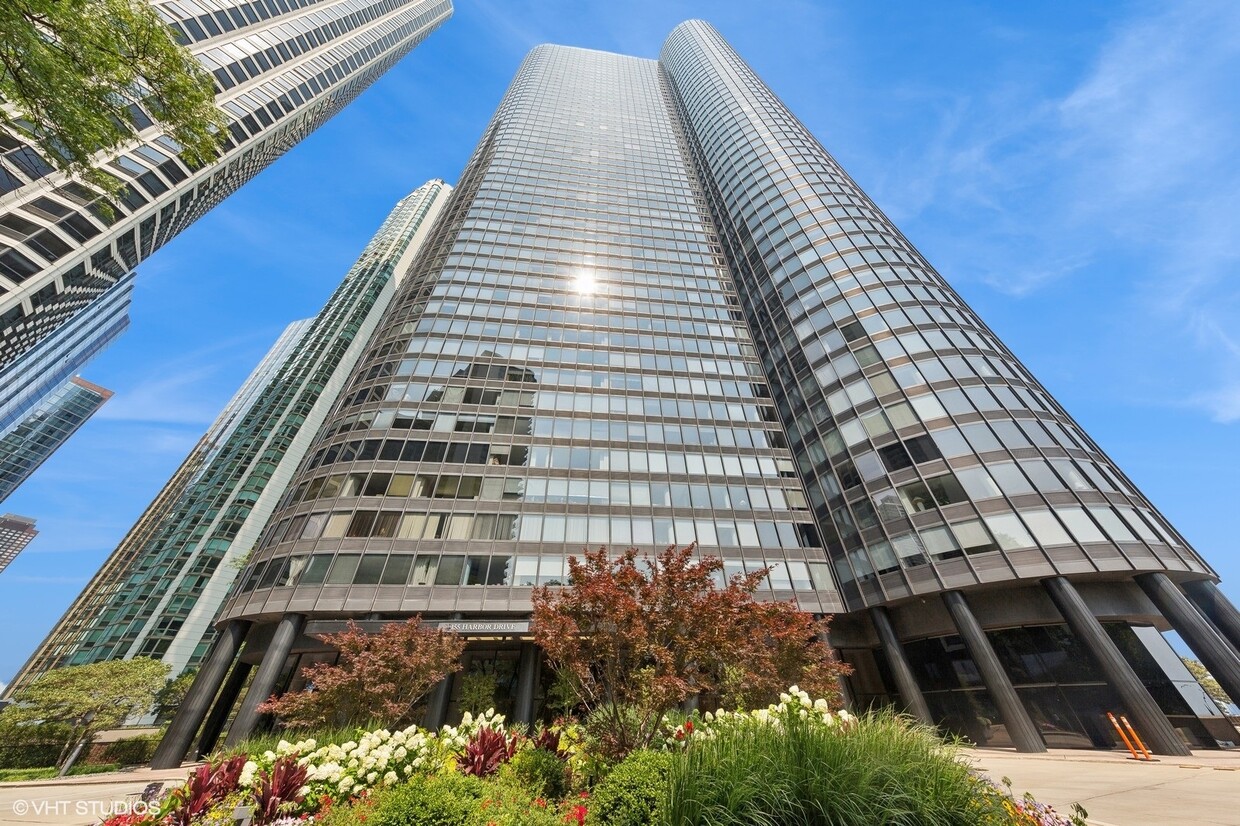 Foto principal - 155 N Harbor Dr