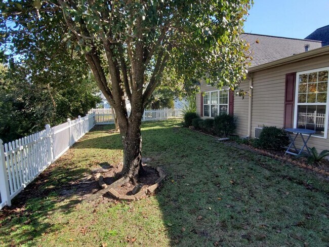 Foto del edificio - 620 Woodbine Ct