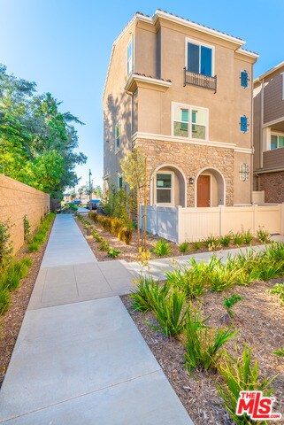 Foto del edificio - 2860 Cedar Ln