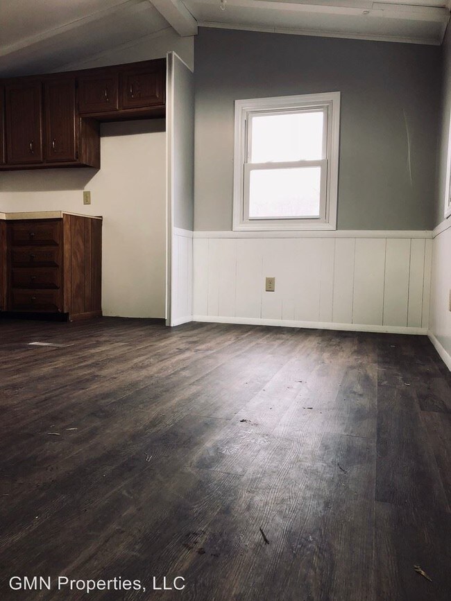 Building Photo - 1-21 Dinardo Manor